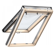 Velux tophængt vindue klarlak. Velux tophængt vindue klarlak.
