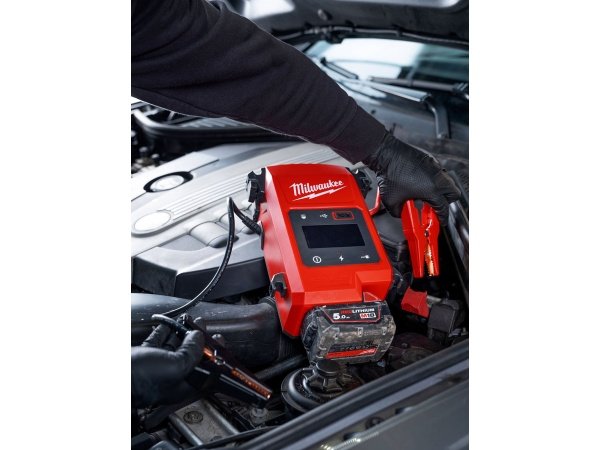 Milwaukee® M18™ Jump Starter 18 V. Billedet viser produktets funktioner.