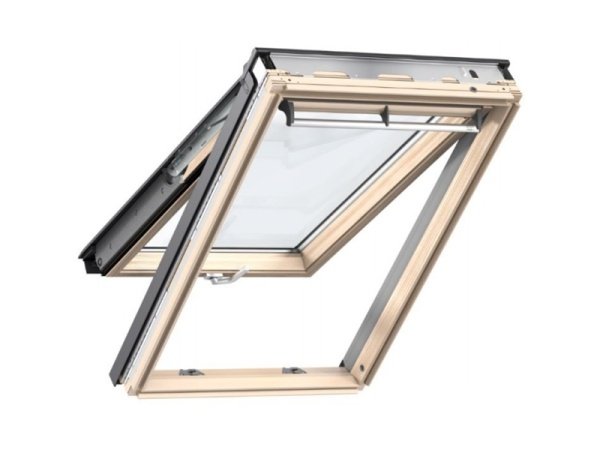 Velux tophængt vindue klarlak.