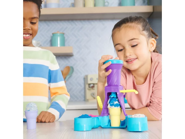Kinetic Sand isvaffelsæt. Produkt vises i indpakning