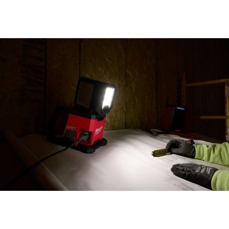 Milwaukee arbejdslampe M18 MDTL-0
