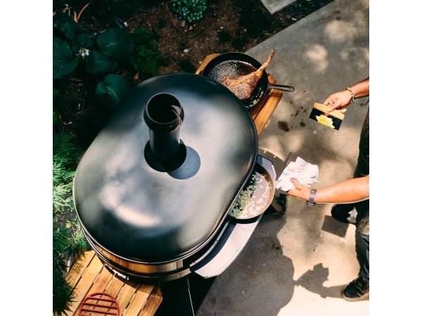 Gozney Dome Gen 2.0 XL fronthylde. Billedet viser produktet fra siden.