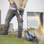 Scheppach græstrimmer C-LT300-X - SET S, 20V. Miljøbilledet viser produktet i brug.