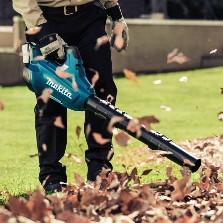 Makita løvblæser