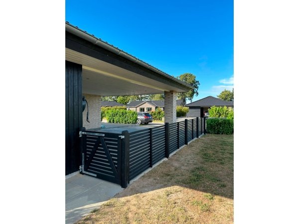 Plus Tokyo jalousihegn