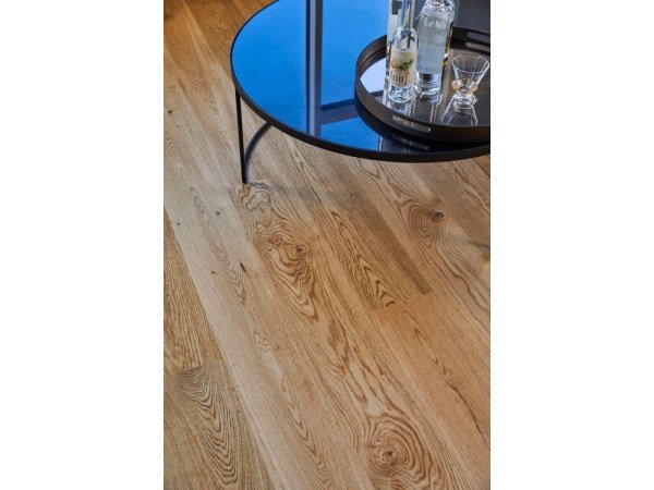 Timberman Slotsplank Eg Accent 13x190x1820 mm natur. Billedet viser produktet med hvid baggrund.