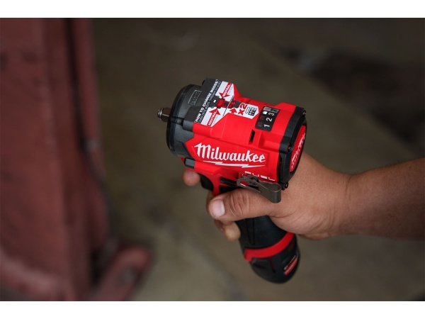 Milwaukee M12 FUEL™ slagnøgle M12 FCIWF12G3-0. Billedet viser produktet fra en skrå vinkel.