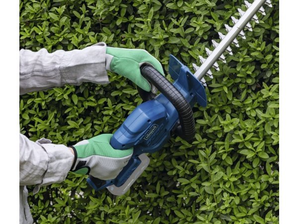 Scheppach hækkeklipper C-HT570-X, 57cm svær, Solo. Billedet viser produktet med hvid baggrund.