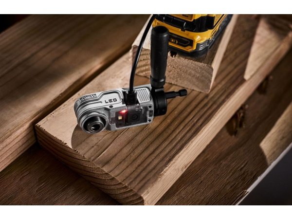 Dewalt højrevinklet forsats Dewalt Flextorq® modulær højrevinklet forsats med LED-Lys. Billedet viser produktet fra en skrå vinkel.