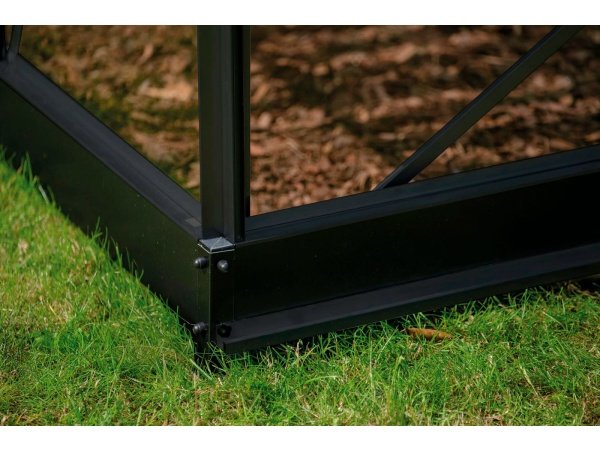 Halls Icon 6 drivhus. Produkt vises i miljø