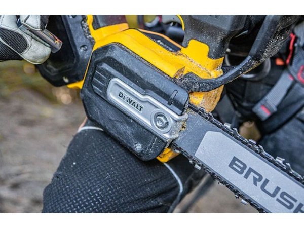 Dewalt kædesav DCMCST635N-XJ. Billedet viser produktet med hvid baggrund.