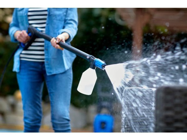 Nilfisk rattan- & plastikrens 2,5 ltr. Skånsom og effektiv rengøring af rattan- og plastoverflader.. Billedet viser hele produktet.