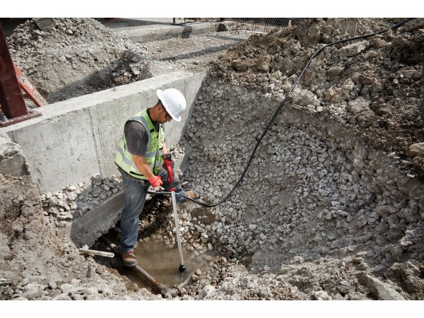 Milwaukee rørpumpe M18 BLSWP-0 Milwaukee rørpumpe M18 BLSWP-0. Billedet viser hele produktet.