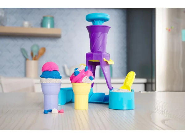 Kinetic Sand isvaffelsæt. Produkt vises i indpakning