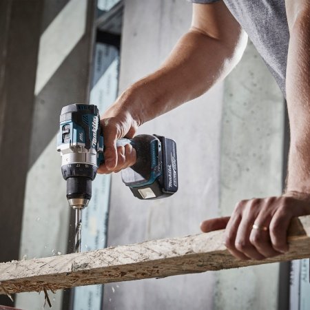 Makita bore-/skruemaskine