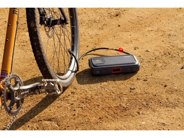 Nebo Ultimate Air Nebo Ultimate Air Jump starter. Billedet viser produktet med hvid baggrund.