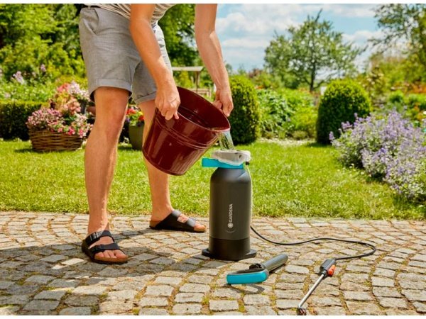 GARDENA Comfort tryksprøjte 5 liter. Billedet viser produktet forfra.