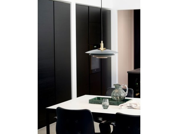 Nordlux Bretagne 38 pendel i grå, indendørs. Billedet viser produktet med hvid baggrund.