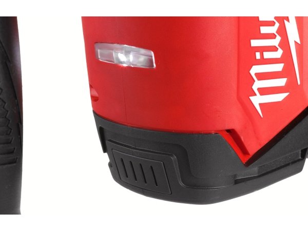 Milwaukee M18 FUEL™ SDS-Plus borehammeren. Billedet viser produktet fra en skrå vinkel.