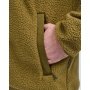 Pinewood Forest Pile Fleece til mænd. Miljøbilledet viser produktets forlommer.