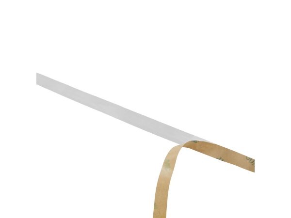 Nordlux LED-strip i hvid. Dæmpbar funktion med fjernbetjening. Billedet viser produktet med fjernbetjening.