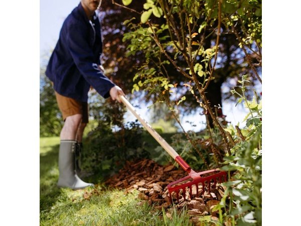 Fiskars Classic rosenrive Fiskars Classic rosenrive 1077121, rød. Billedet viser produktet forfra.