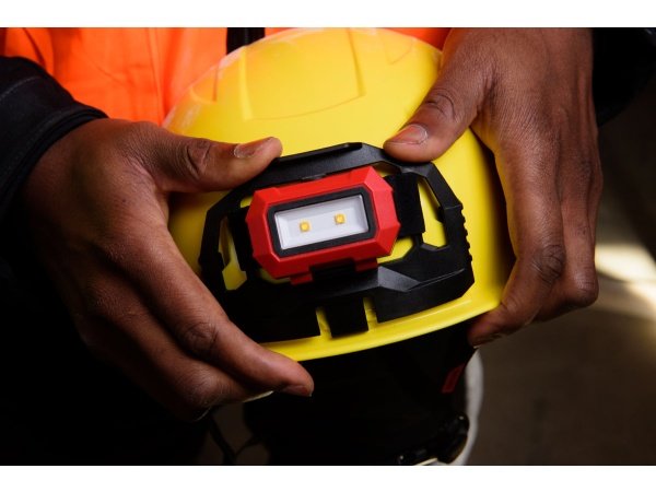 Milwaukee beslag til pandelamp