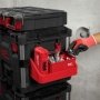 Milwaukee PACKOUT værktøjsbeholder. Opbevaring til værktøj og tilbehør. Miljøbilledet viser produktets funktioner.