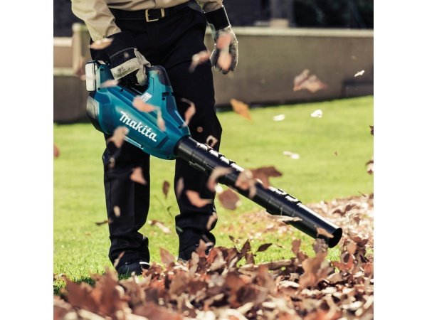 Makita løvblæser