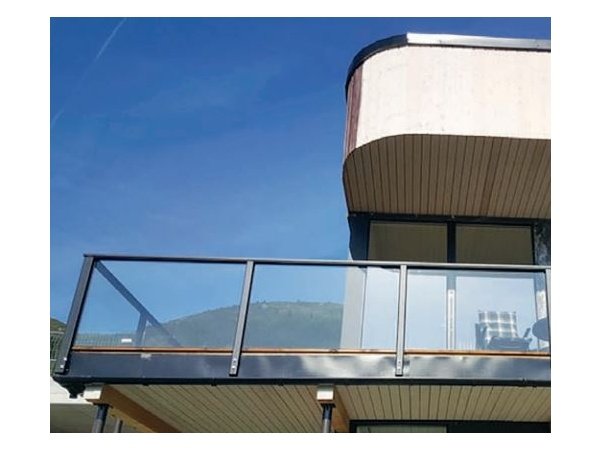 Plastmo glasrækværk klar