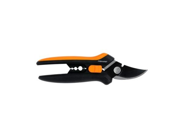 Fiskars Solid snip blomstersaks Fiskars Solid snip blomstersaks SP141. SoftGrip™ på håndtagene.