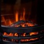 Eurom Orsa Elpejs 2000W. 42x42x85cm, sort. Miljøbilledet viser produktets flammeeffekt. 