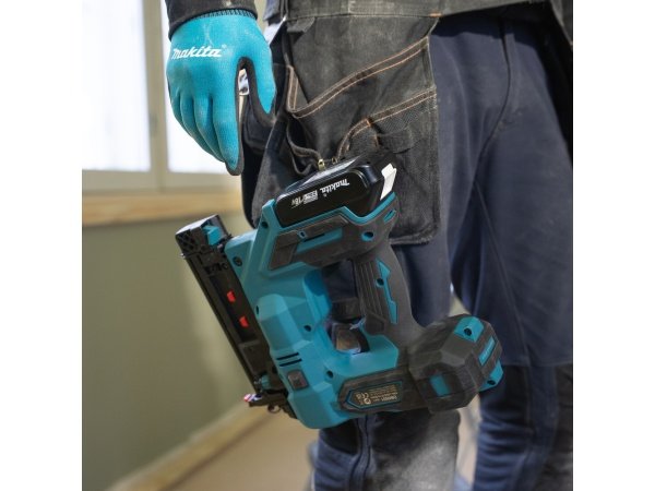 Makita stiftepistol, produkt set forfra