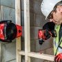 Milwaukee bordventilator M12 AF-0. Miljøbilledet viser produktets effektivitet.