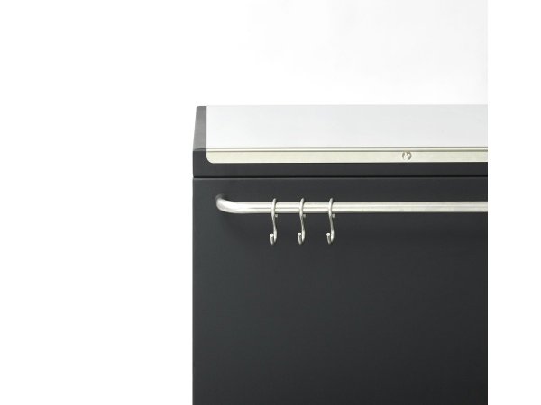 Morsø stålplade (pastry board) t/Garden & Terra. Billedet viser produktet fra en skrå vinkel.