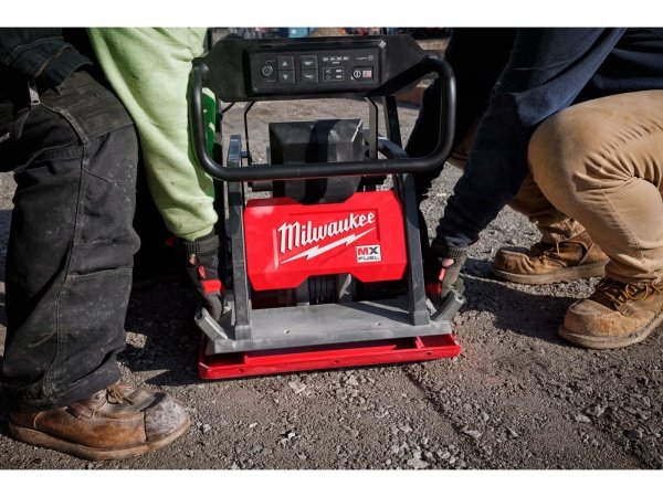 Milwaukee pladevibrator