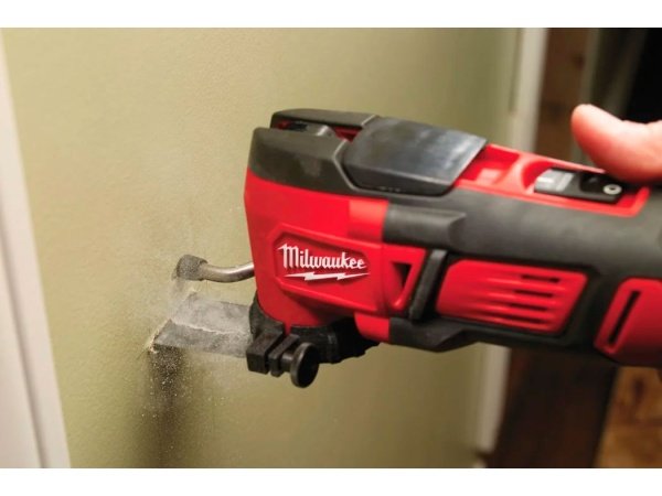 Milwaukee multiværktøj