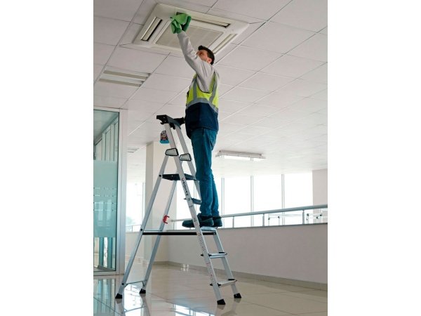 Materielhuset trappestige