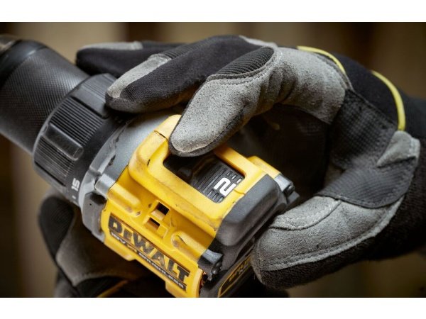 Dewalt 18V XR kulløs kompakt slagboremaskine, Solo. Billedet viser produkt forfra.