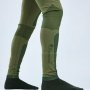 Pinewood Seamless Function Base Layer termoundertøjssæt. Miljøbilledet viser bukserne fra siden.