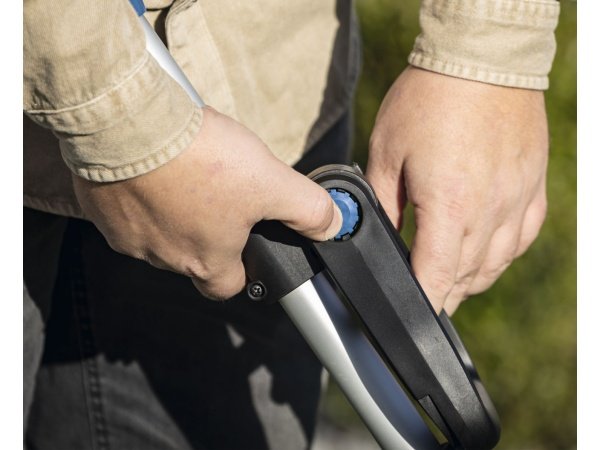 Scheppach græstrimmer C-LT300-X - SET S, 20V. Billedet viser produkt og tilbehør med hvid baggrund.