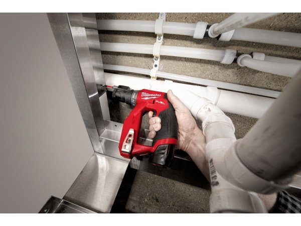 Milwaukee bore/skruemaskine