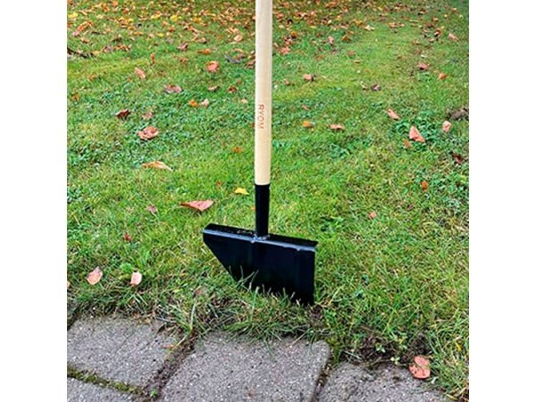 Ryom kantskærer m/træskaft 110 cm. Billedet viser produktet med hvid baggrund.