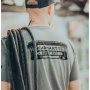 Carhartt Streetcar Graphic t-shirt. Miljøbilledet viser produktets grafik bag på.