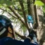 Makita stangsav DUA200Z 18V SOLO, 200 mm. Miljøbilledet viser produktets fleksibilitet. 