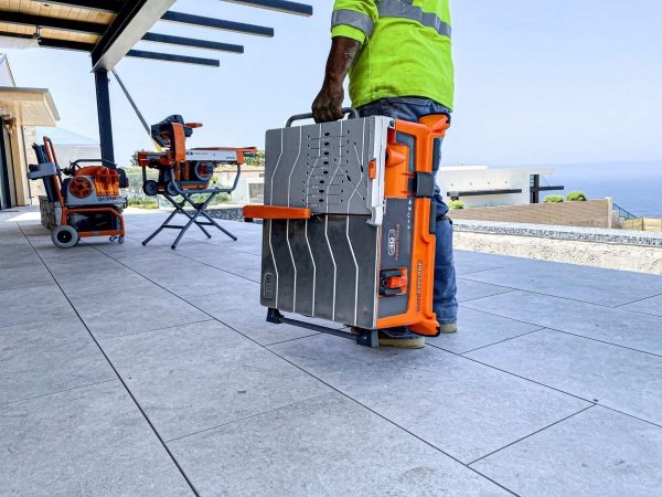 Sydvesta fliseskærer 1800W