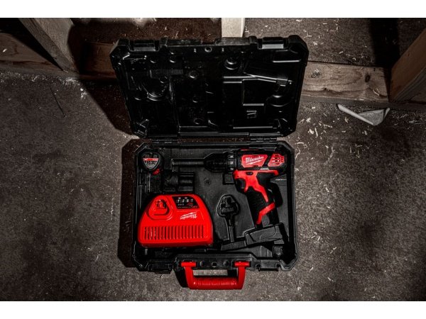 Milwaukee bore-/skruemaskine