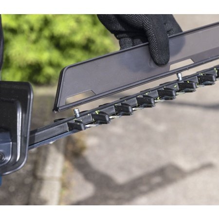 Scheppach hækkeklipper BC-HT720-X, 72 cm svær. Billedet viser produktet med hvid baggrund.