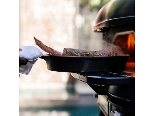 Gozney Dome Gen 2.0 fronthylde. Billedet viser produktet fra siden. 