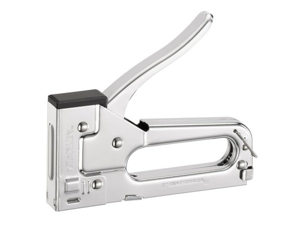 Stanley hæftepistol Stanley TR45 Type A hæftemaskine i stål. Billedet viser produktet fra en skrå vinkel.